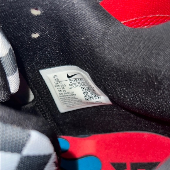 Paul George, hot wheels new no box size 16m - Blue and Orange - Picture 6 of 7